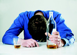 Алкогольная зависимость: как проявляется алкоголизм