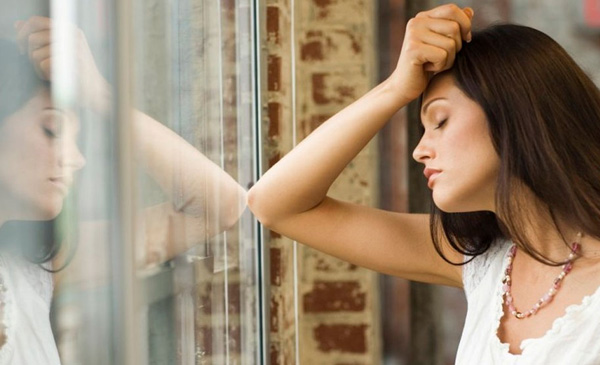 Почему возникает депрессия перед менструацией